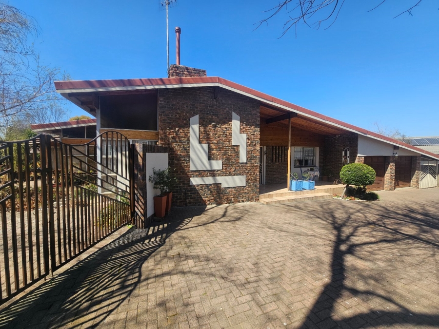 5 Bedroom Property for Sale in Panorama Free State